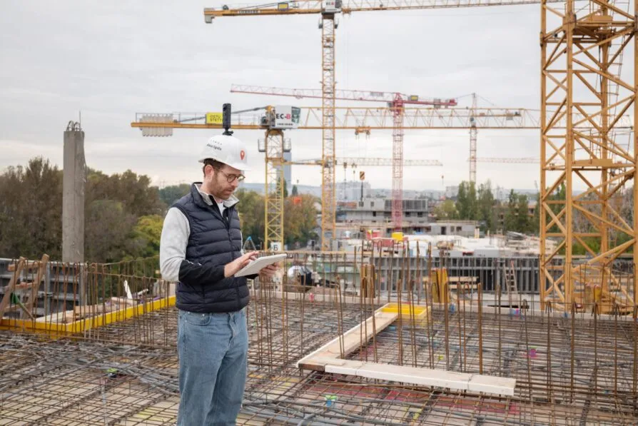 Baukoordination nach BauKG: Baustellenkoordinator dokumentiert Sicherheitsmaßnahmen digital